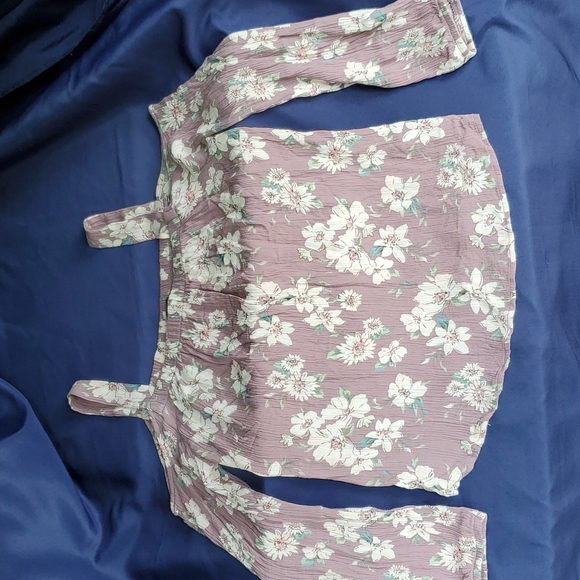 EUC One ❤️ Clothing top - Picture 3 of 3